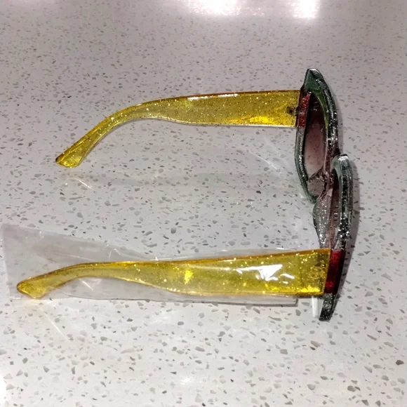 Ladies Square Oversized Framed Color Blocked Sunglasses (Green/Red/Gold) - New!! - Picture 3 of 5